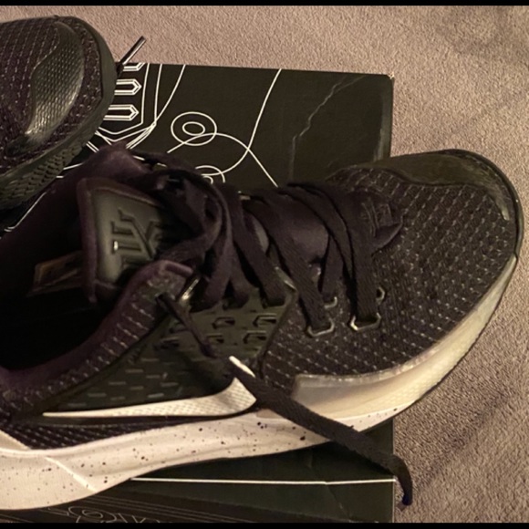 🦿🦿NIKE KYRIE LOW 2 Men’s Size 8🦿🦿 - Picture 12 of 14